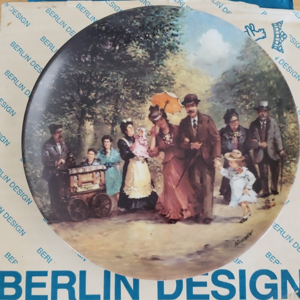 Montag numbered collectors plate